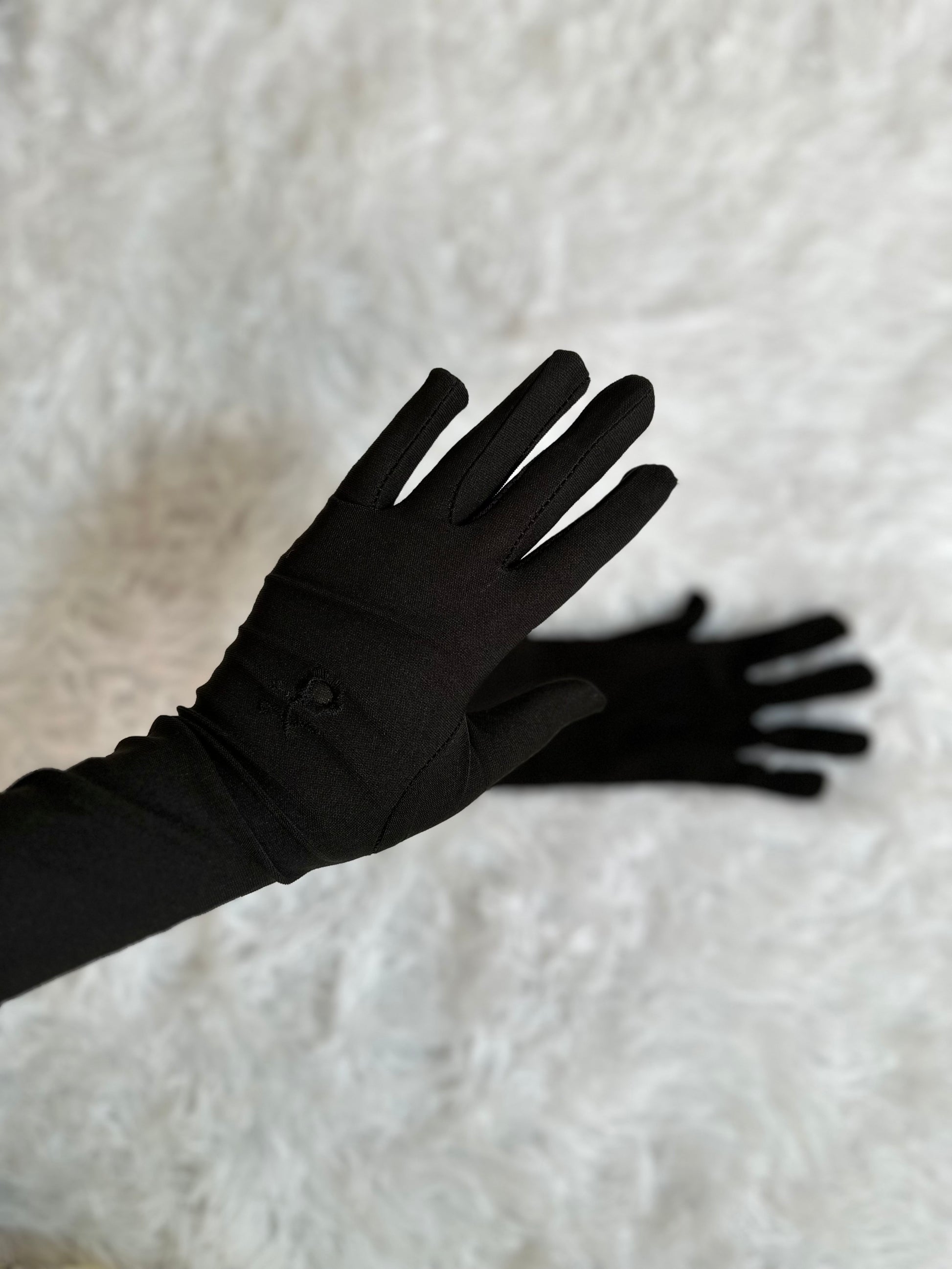 Abaya Hand gloves.