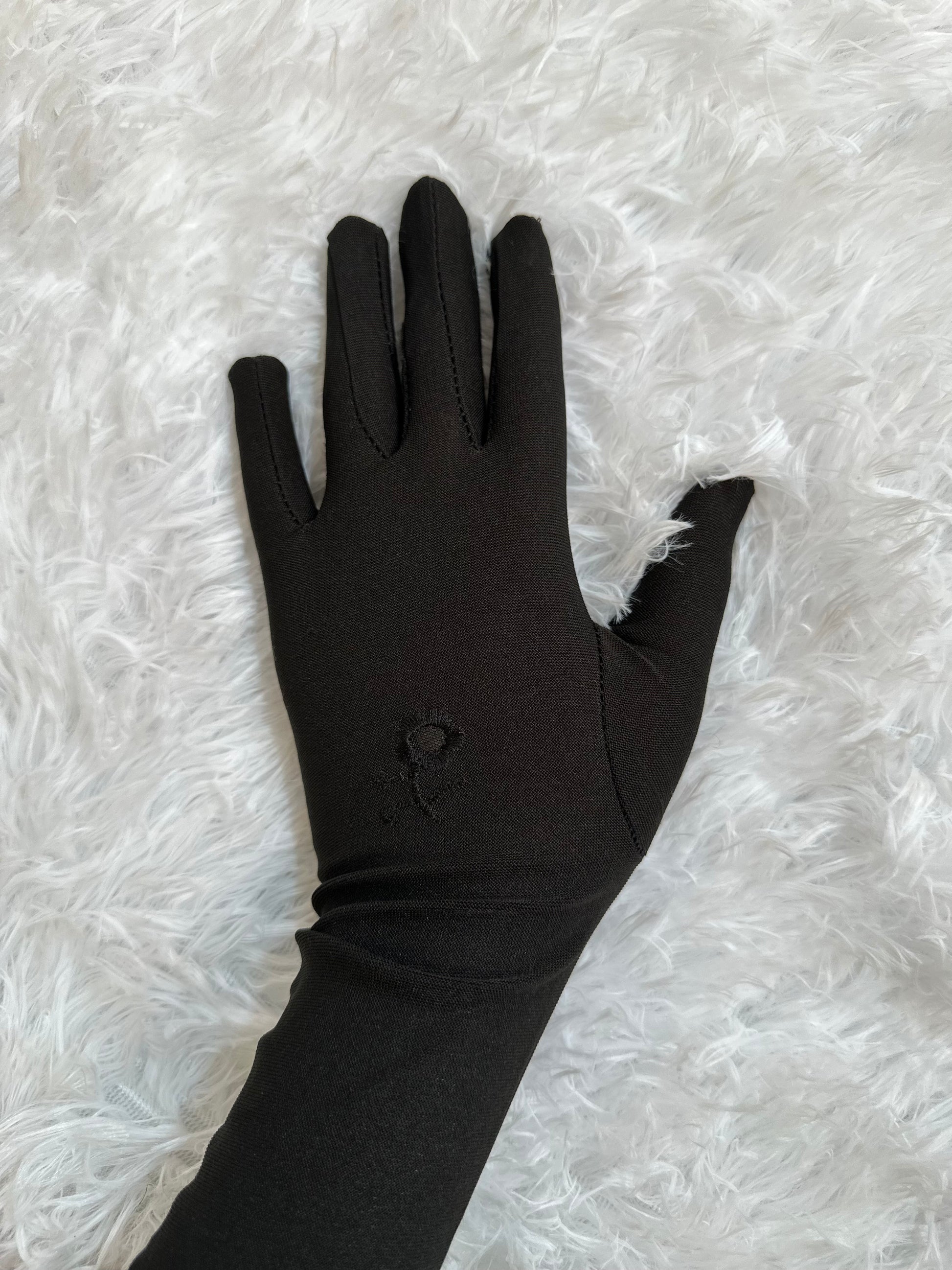 Abaya Hand gloves.