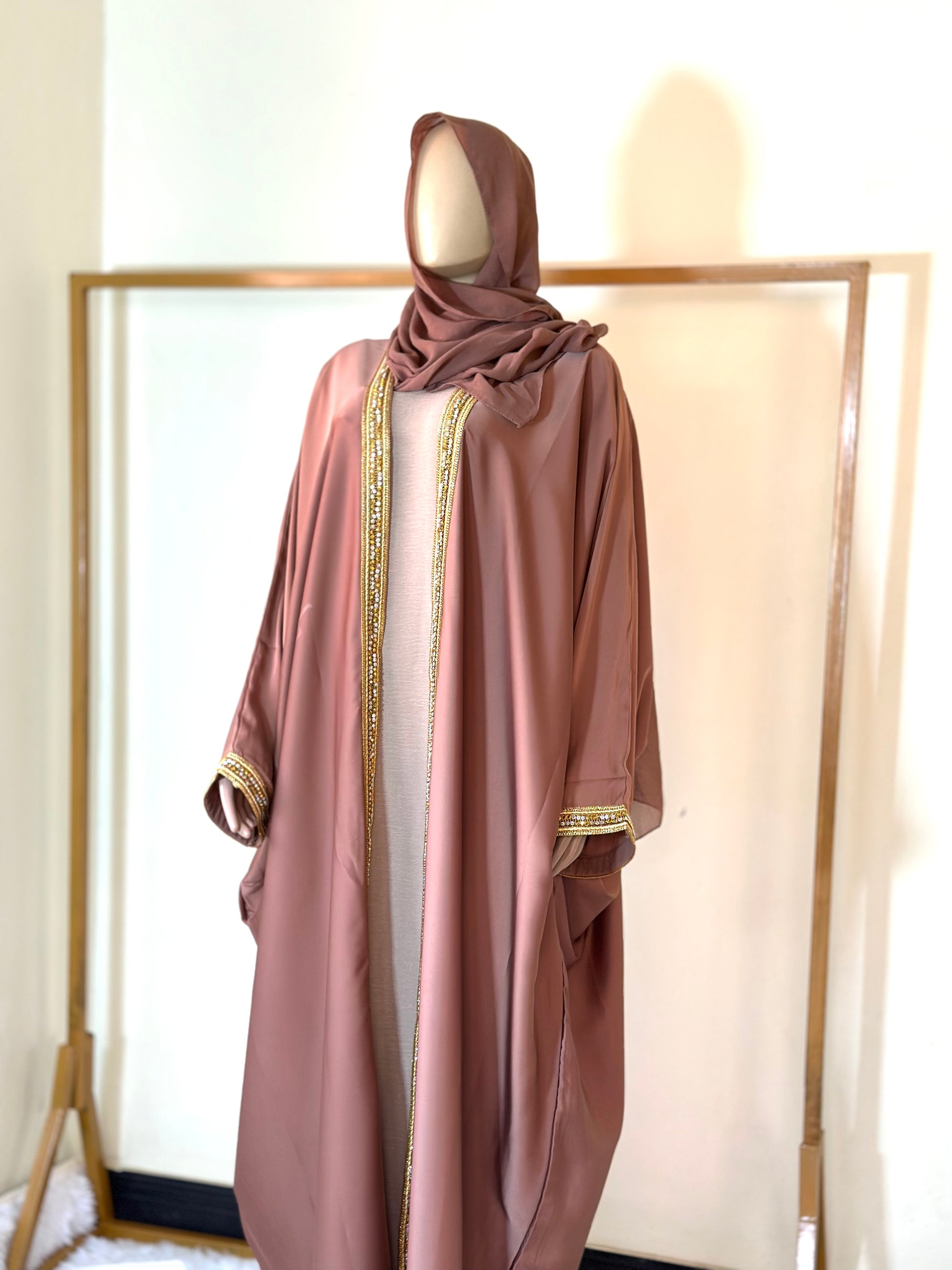 Zahra Luxe Abaya – Rosewood Elegance